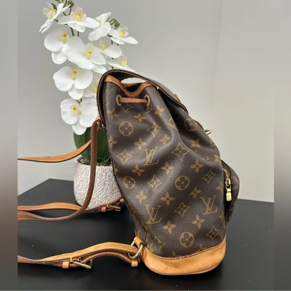 Louis Vuitton elegant louis